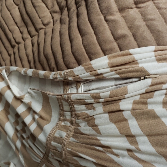 Loft size 6 tan-creme print dress - Picture 7 of 8